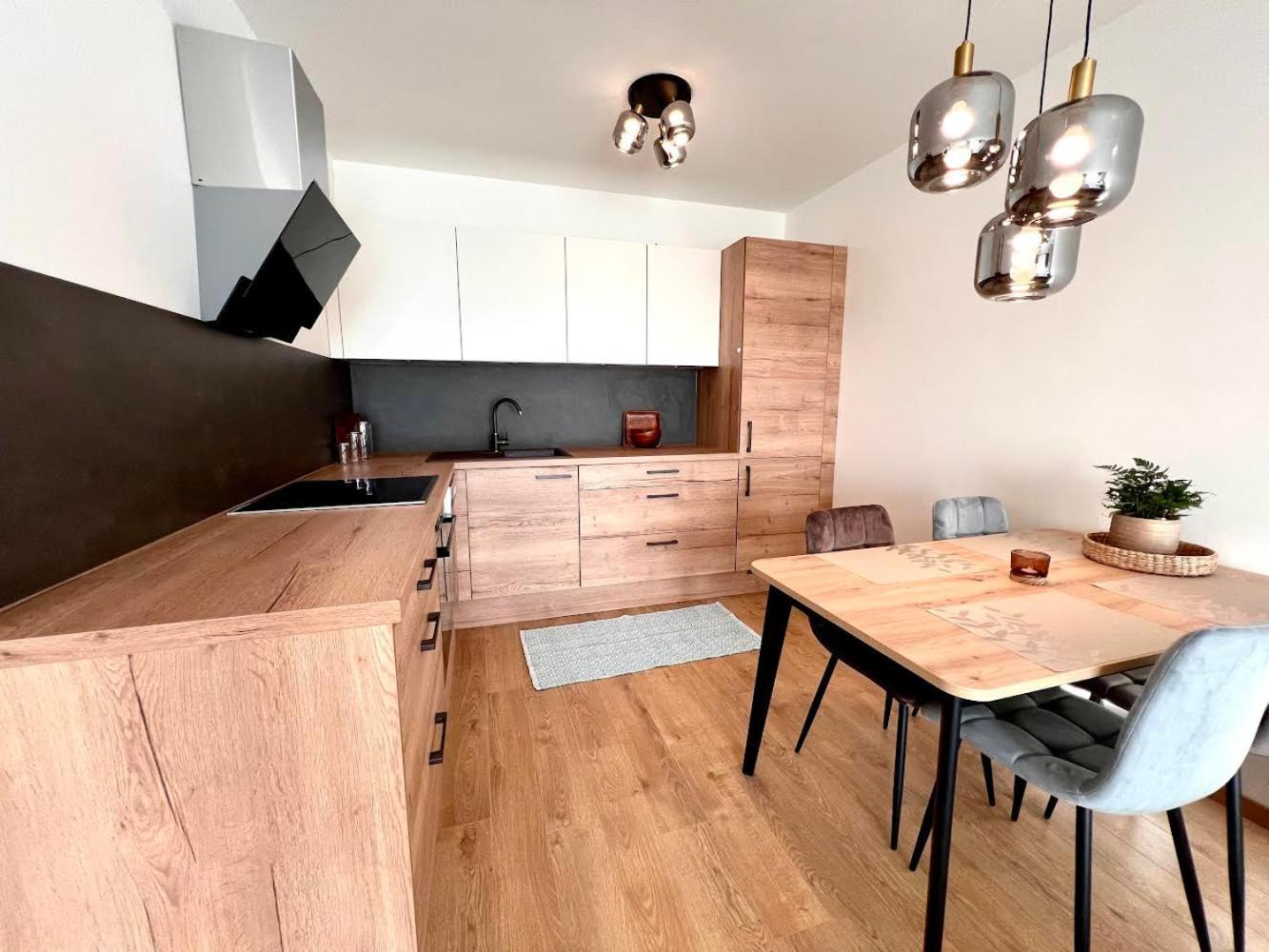 Ar Albelli House Apartment Kosice Bagian luar foto